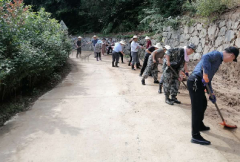 公車(chē)公司開(kāi)展災(zāi)后重建志愿服務(wù)活動(dòng)